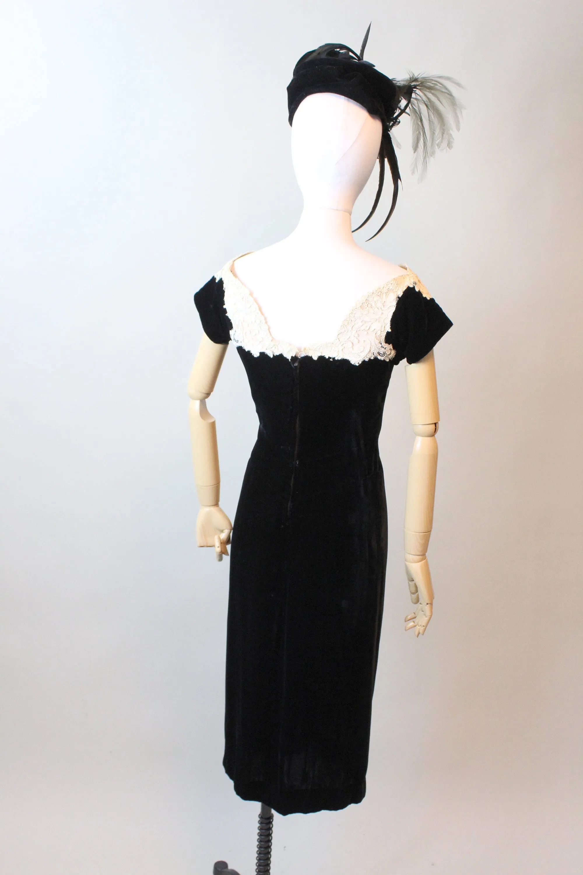 1950s DOROTHY O'HARA velvet lace dress small | new fall