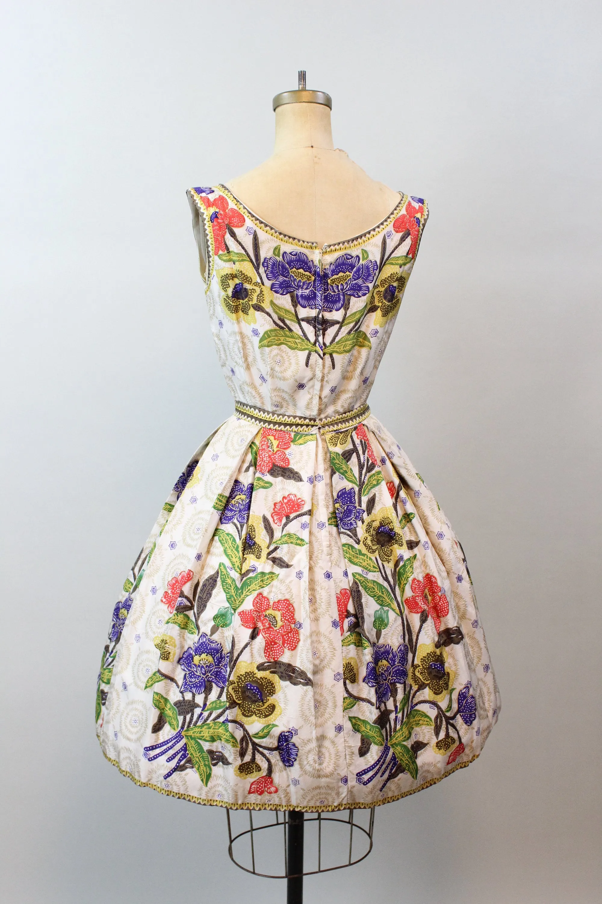 1950s SUZY PERETTE floral silk dress xs | new spring summer