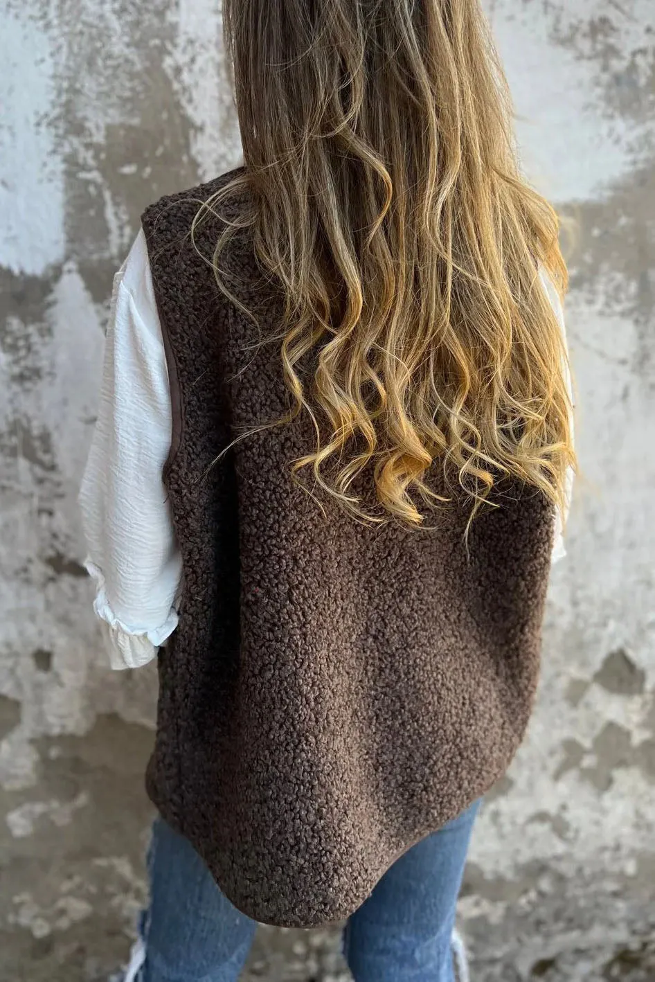 elveswallet Brown Sherpa Button Vest Jacket