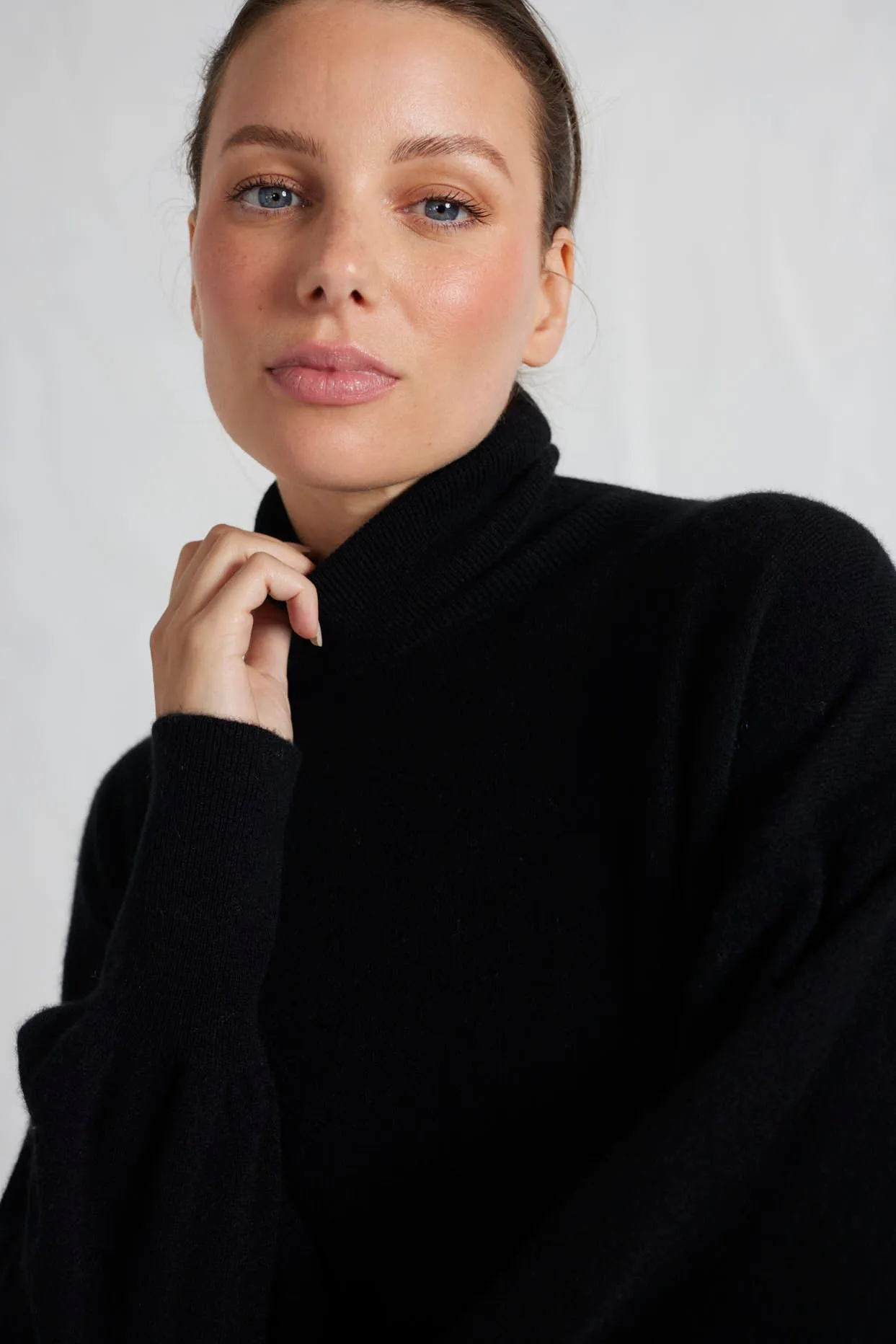Opera Cashmere Polo Sweater in Black