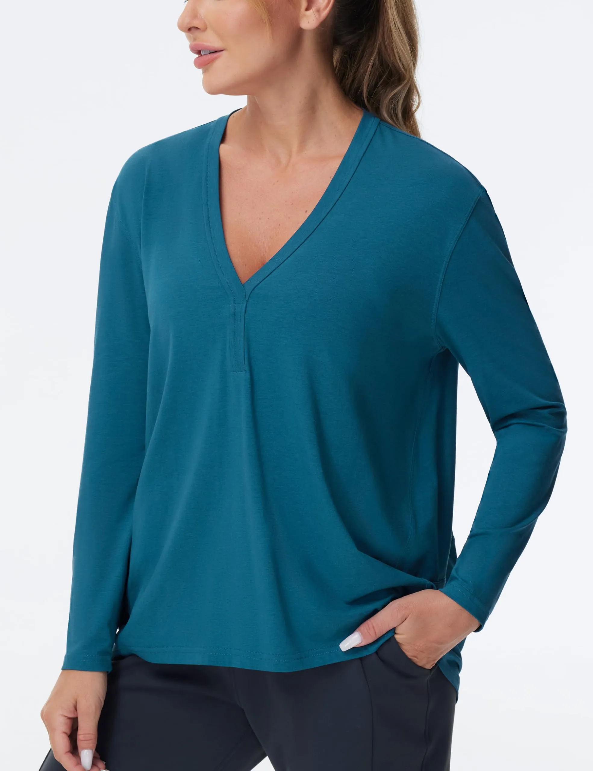 THE GYM PEOPLE Women's Long Sleeve Workout Shirts Loose Fit V-Neck Running T-Shirts Tops with Thumb Hole Dark Blue Green