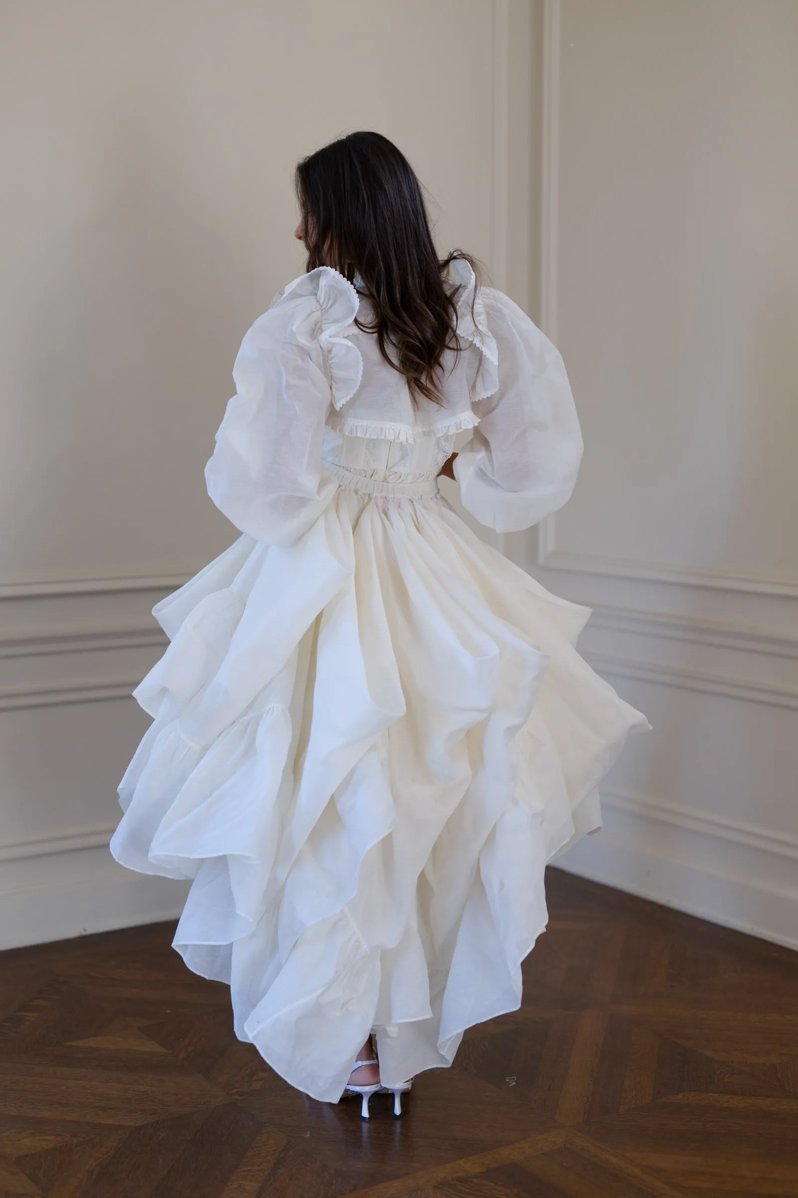 The Ivory Duchess Tournure