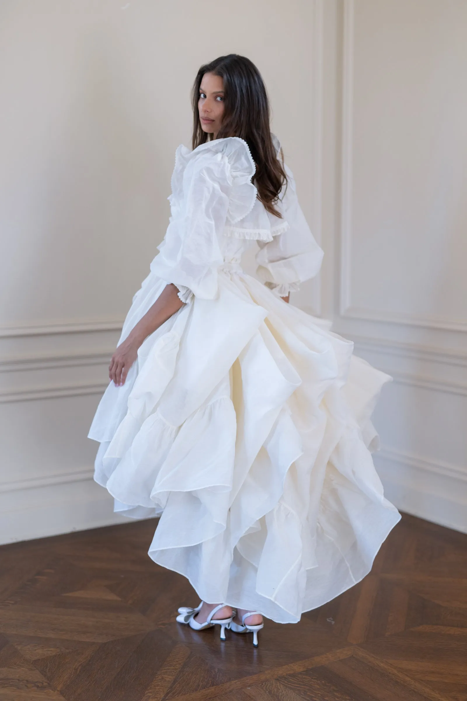 The Ivory Duchess Tournure