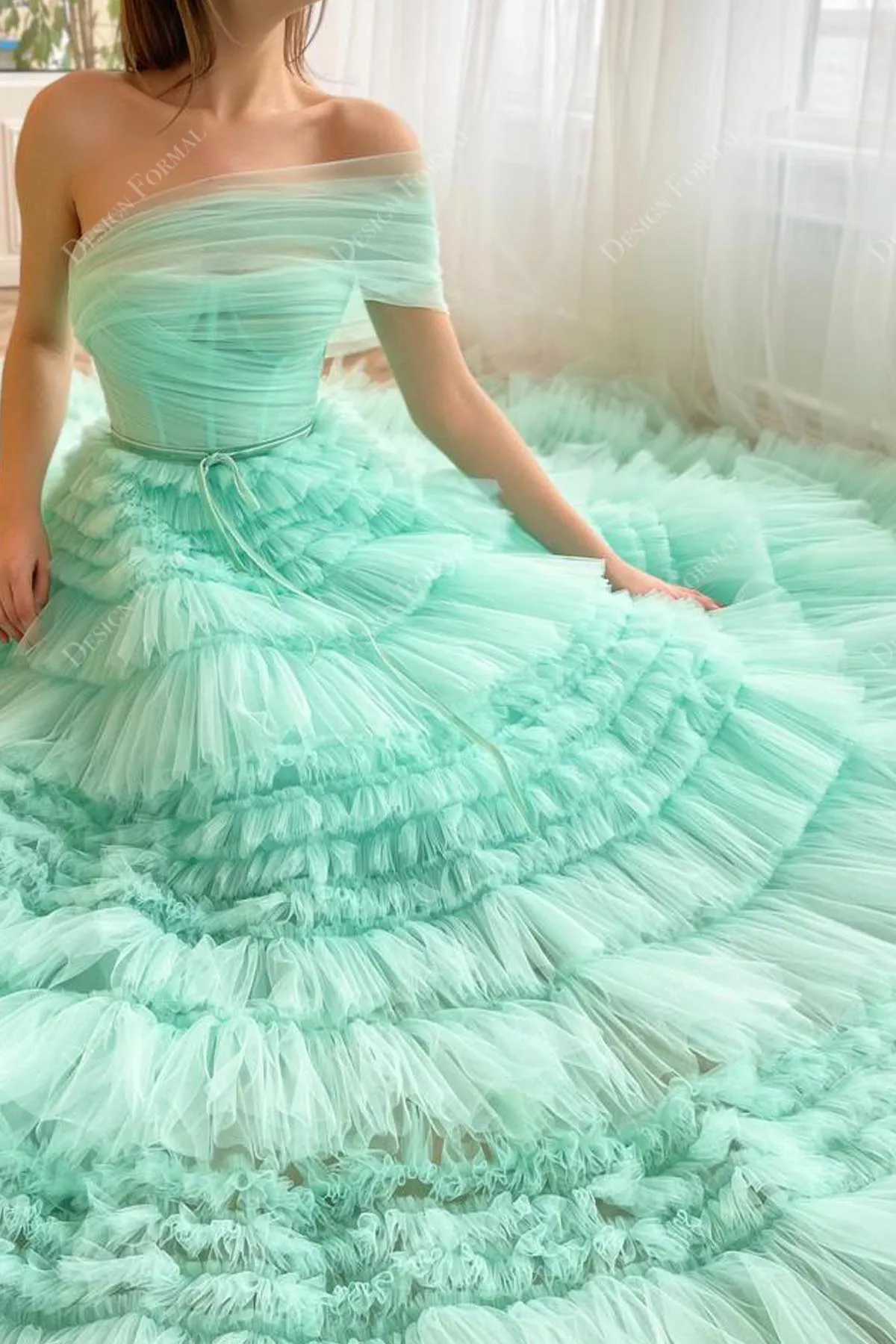 Turquoise Tiered Pleated Tulle One-shoulder Hand-made Celebrity Bridal Gown
