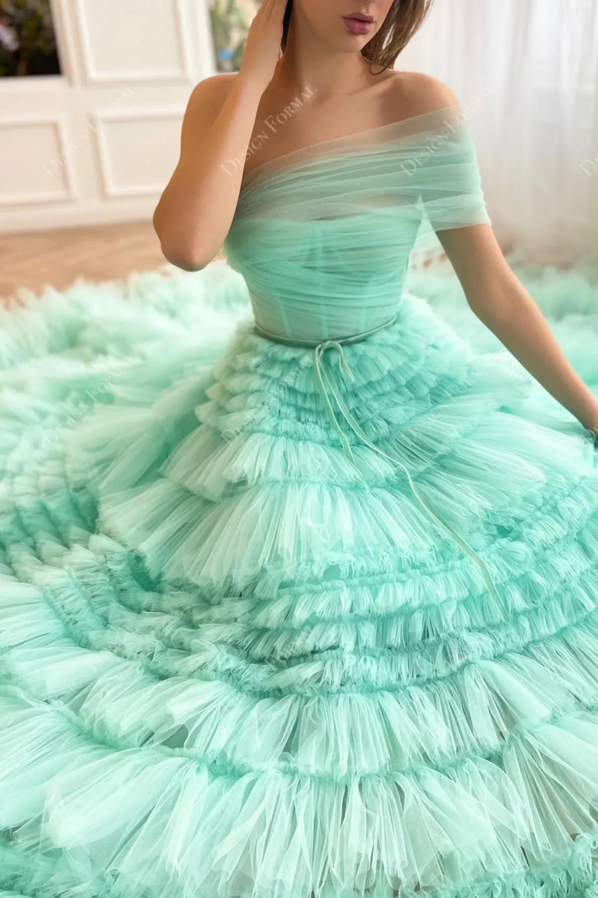 Turquoise Tiered Pleated Tulle One-shoulder Hand-made Celebrity Bridal Gown